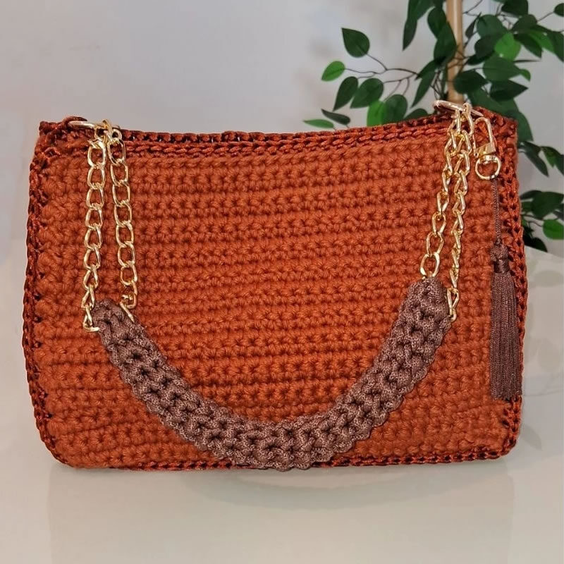 Bolsa de Crochê Alça Dourada